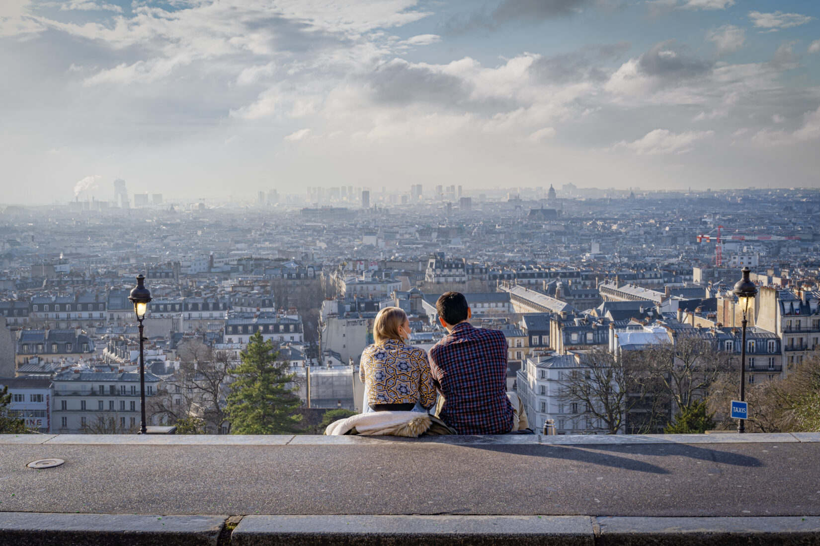 Couple à Montmartre Paris France